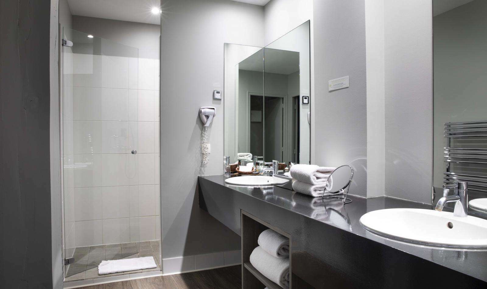 Country Club Hotel Yvre-l'Eveque Room photo