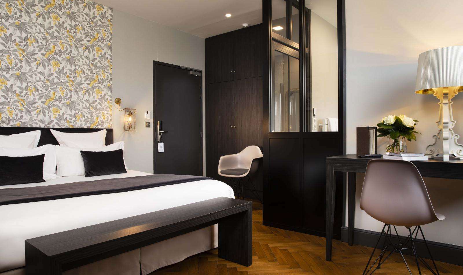 Country Club Hotel Yvre-l'Eveque Room photo